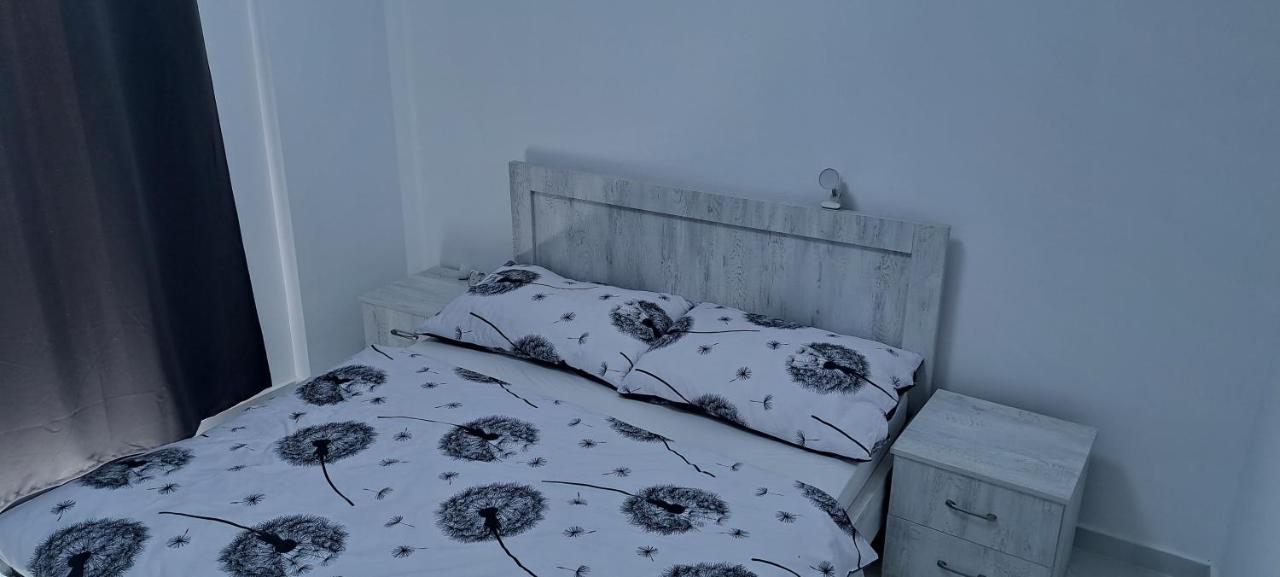 Apartment Alex Саранда Екстер'єр фото