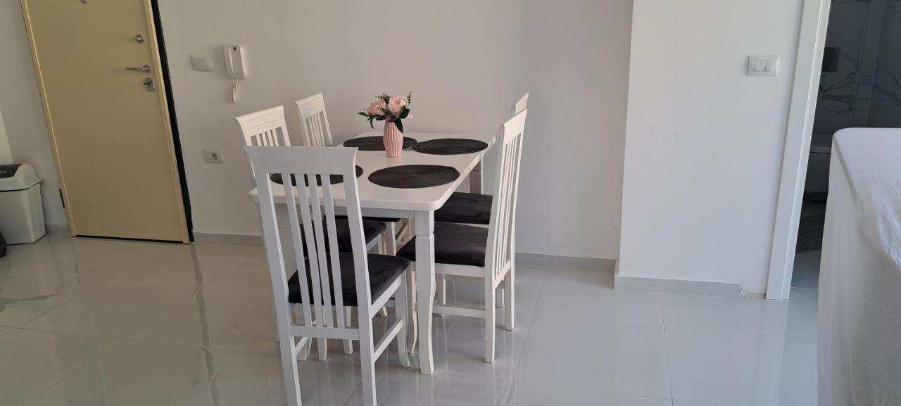 Apartment Alex Саранда Екстер'єр фото