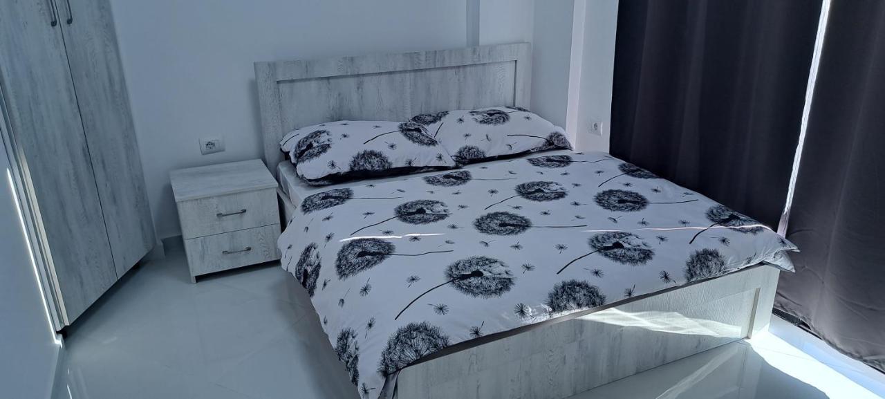 Apartment Alex Саранда Екстер'єр фото